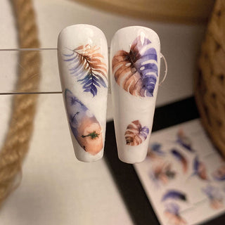 einfache Verarbeitung da die Nail Art Tattoos wasserlöslich sind