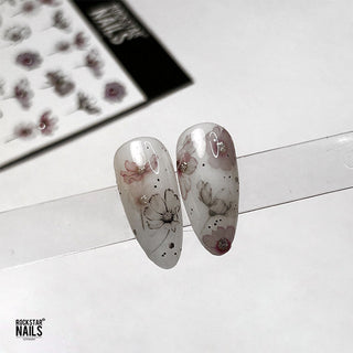 Lass deine Fantasie fließen und werde zur Künstlerin deiner eigenen Nägel. Mit unseren Nailart Watertattoos kannst du deine Persönlichkeit auf stilvolle Weise ausdrücken und deine Nägel zu kleinen Meisterwerken machen. 
